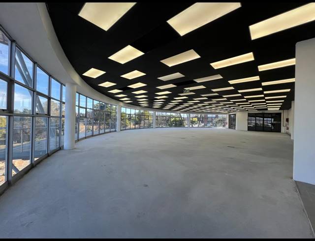 915M² WAREHOUSE TO LET IN LASER PARK